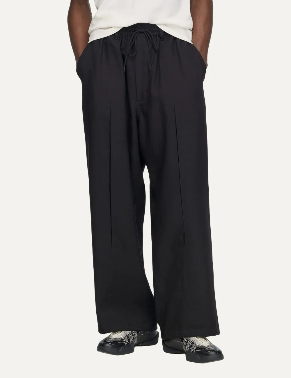 Y-3 men's black wide-leg twill pants with pleats and adjustable waist model