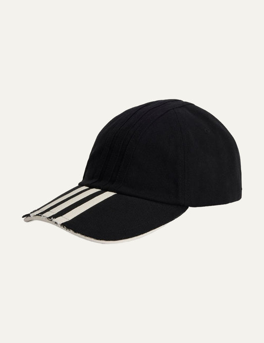 Y-3 black baseball cap side view με curved brim