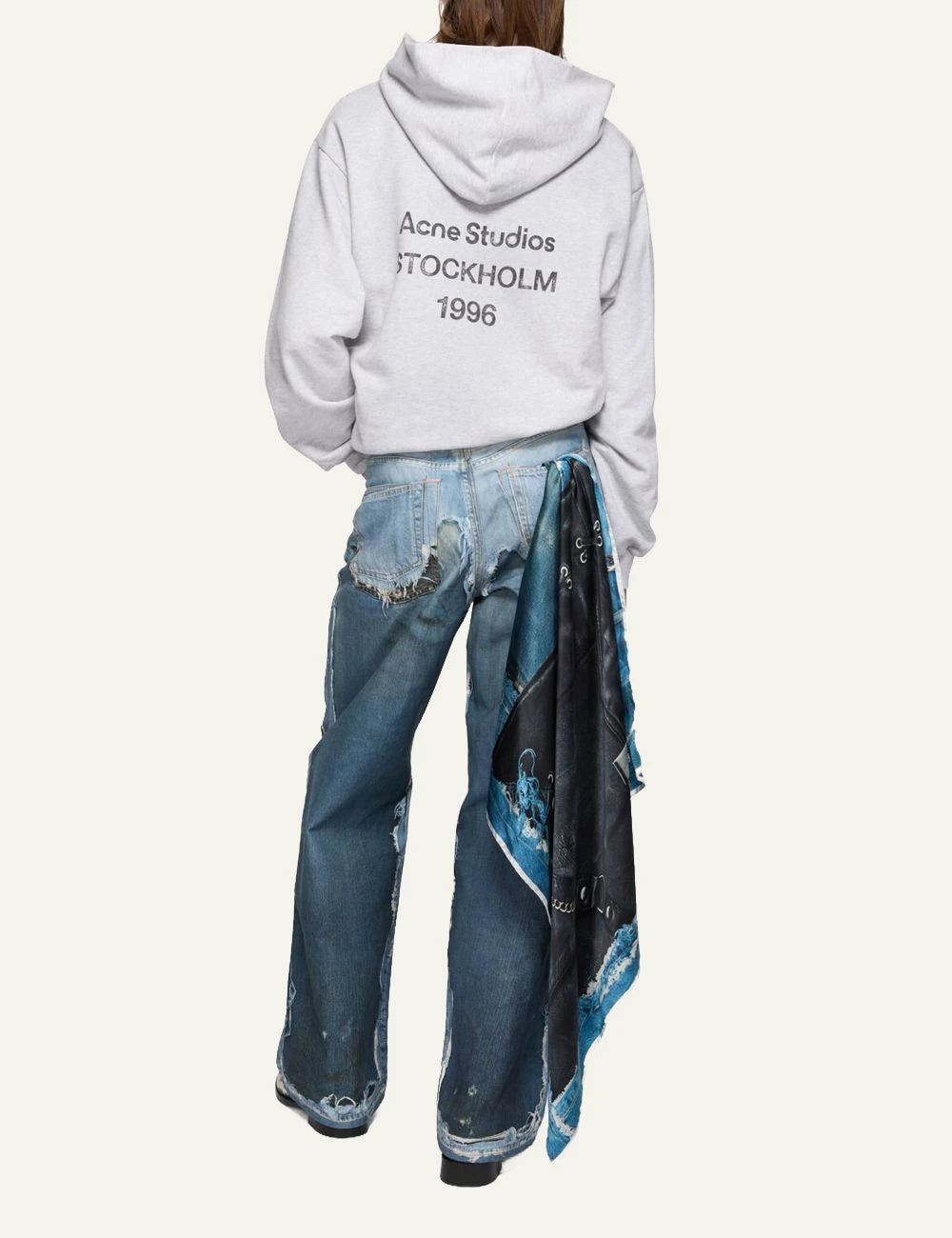 Acne Chain Print ACNE STUDIOS PRINTED SILK SCARF BLACK/BLUE – Simple Caracters