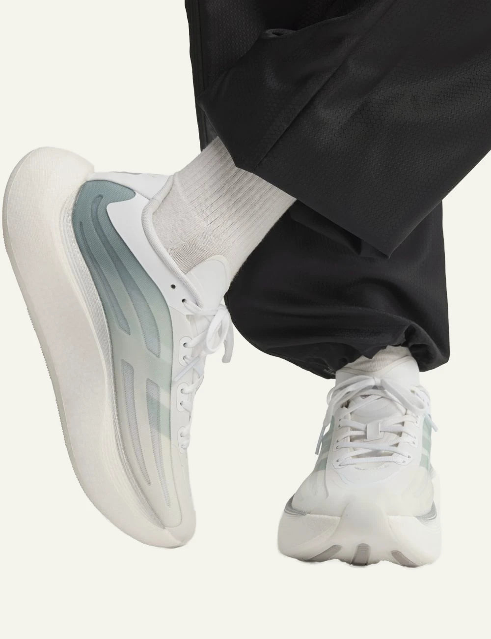 Men's adidas Originals Hyperboost EPHR LT sneakers in white, light grey and silver model