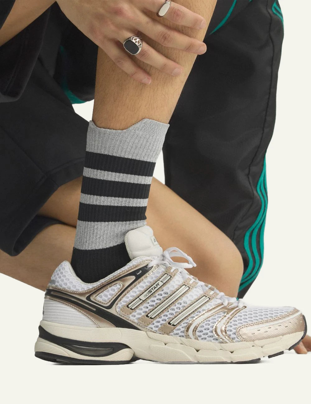 Men's adidas Originals Adistar Control 5 sneakers in white, grey and champagne metallic model