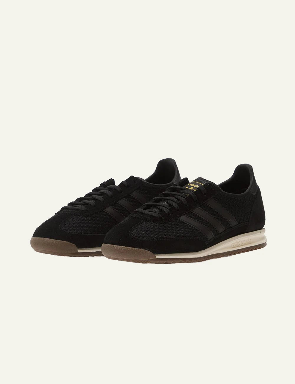 Adidas Originals W sneakers core black angled view