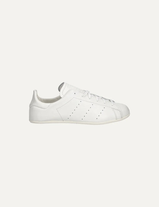 adidas Originals women white leather low-top sneakers with perforated 3-Stripes and rubber sole
