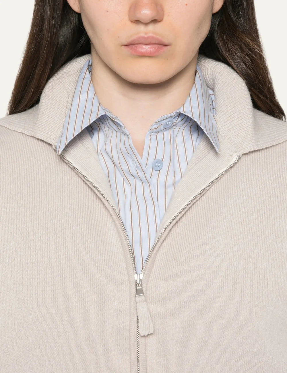 Allude women's light beige wool and cashmere knit cardigan with ribbed collar, front zip closure and long sleeves detail