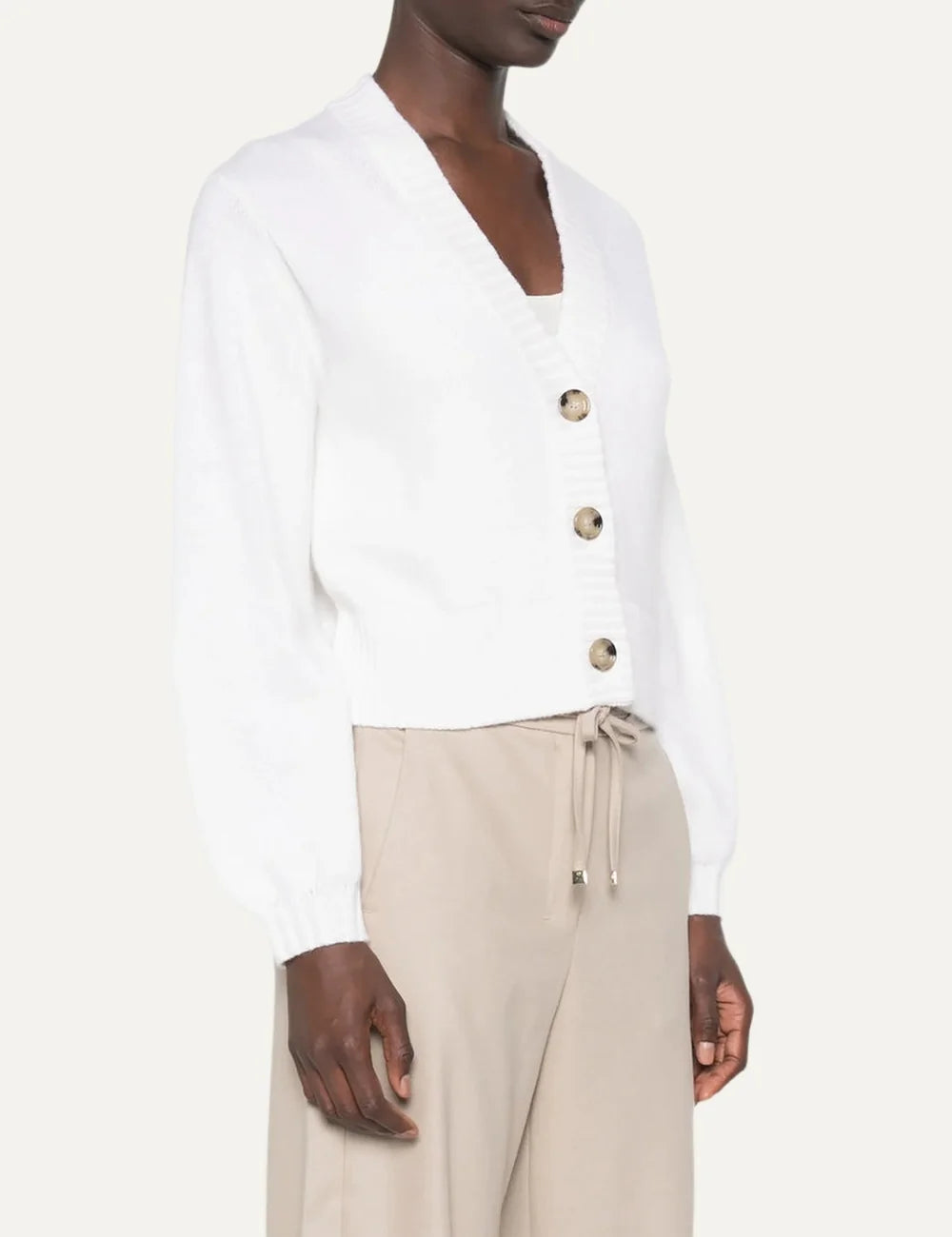 Allude women's white cashmere cropped cardigan with V-neck, three front buttons, puffed sleeves and ribbed trims side