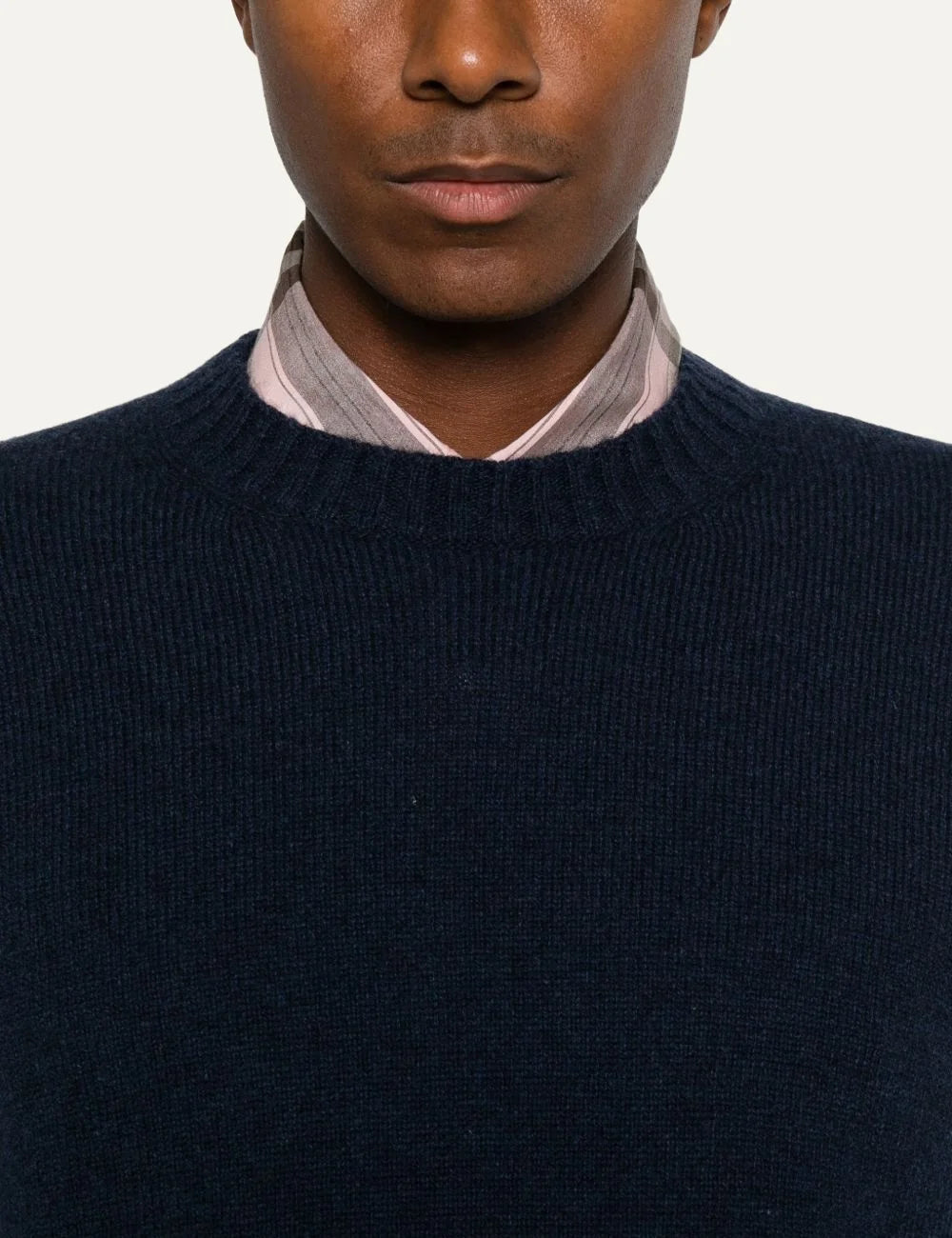 Men's Amaranto navy blue wool and cashmere crew neck sweater with ribbed cuffs and hem, crew neck details