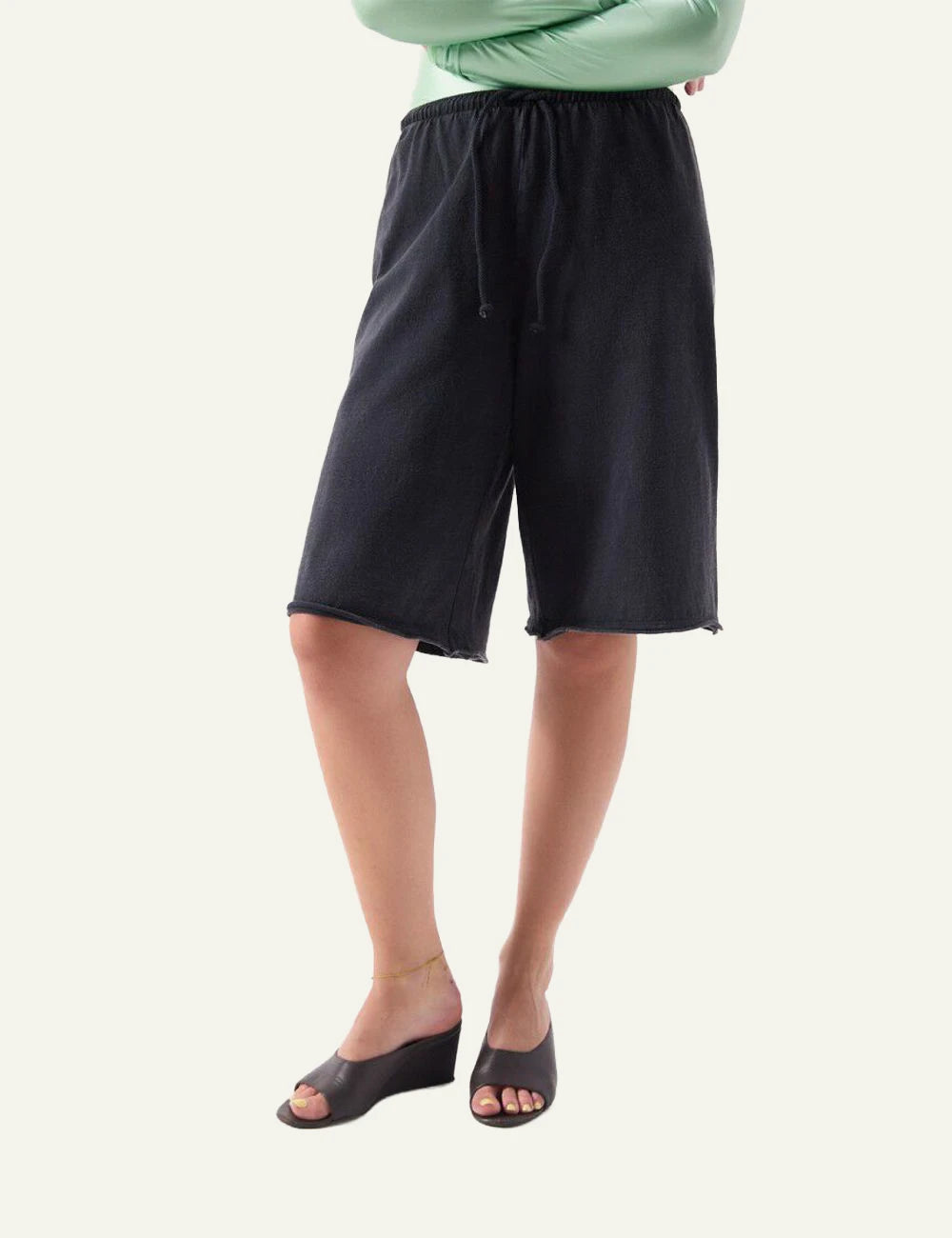 American Vintage Splash shorts black bermuda fleece loose fit drawstring front model