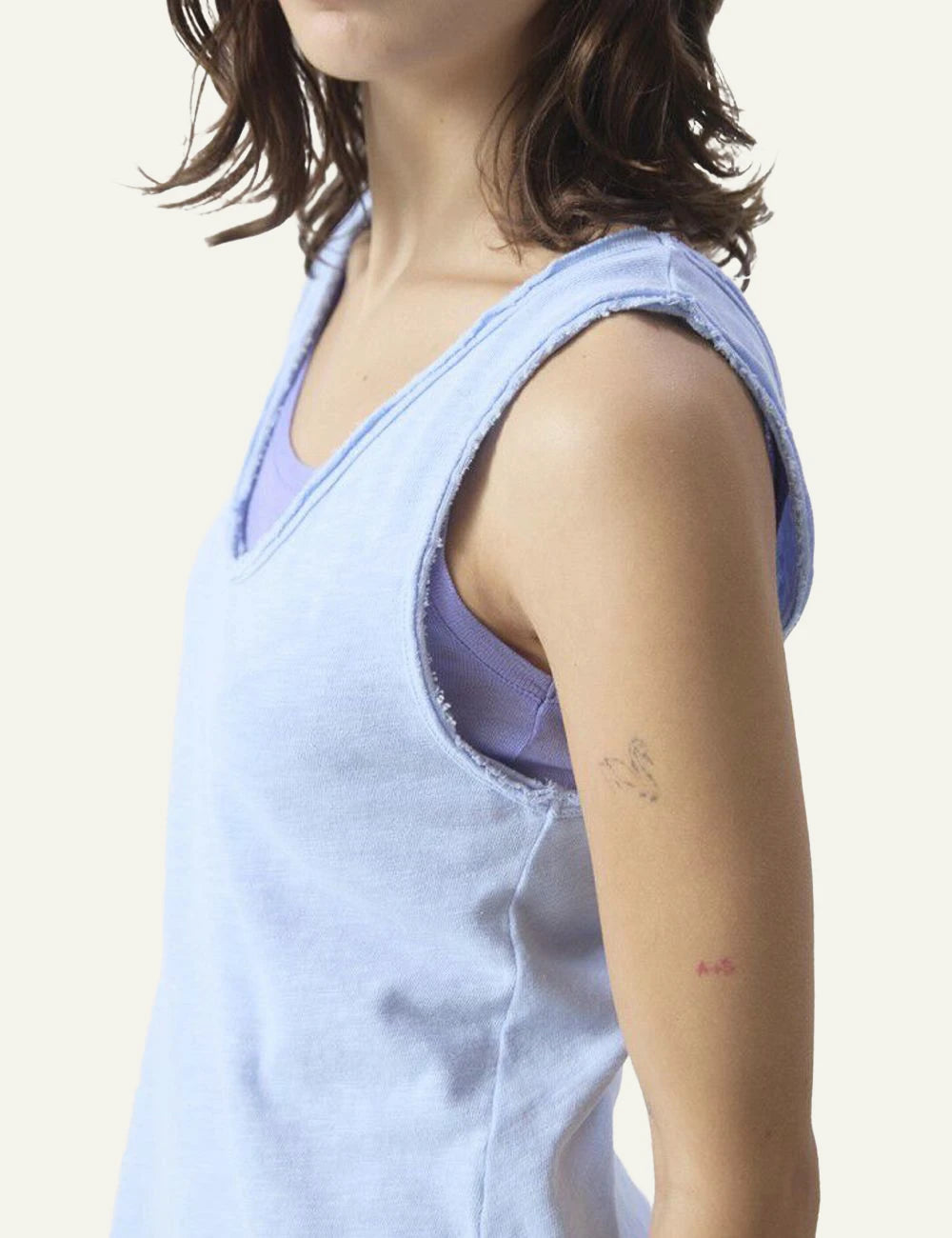 American Vintage tank top light blue sleeveless detail view