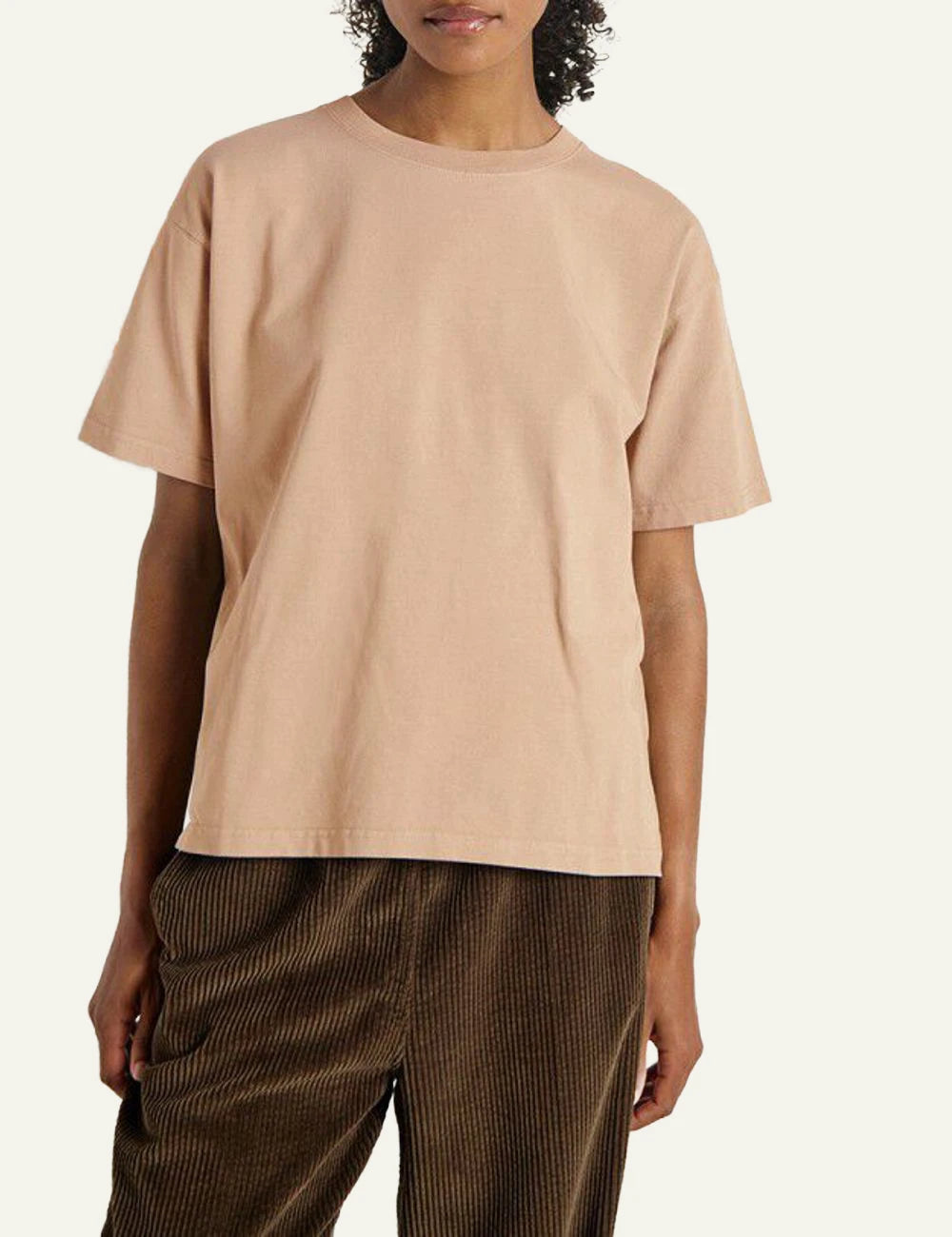 american vintage t-shirt beige crew neck short sleeve front model view