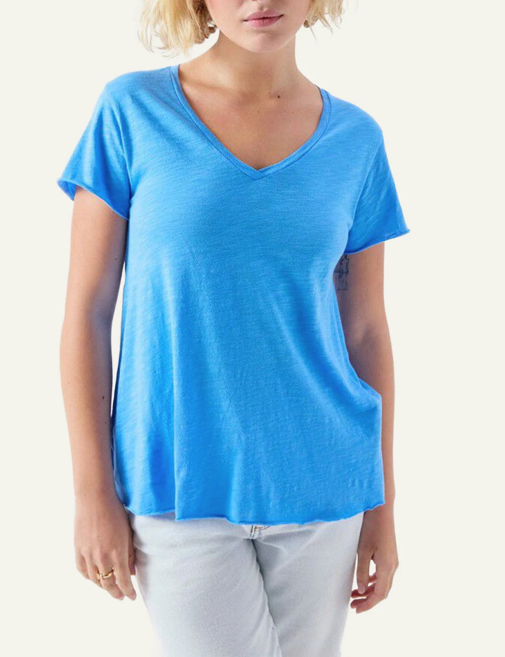 American Vintage t-shirt blue v-neck short sleeve front model view
