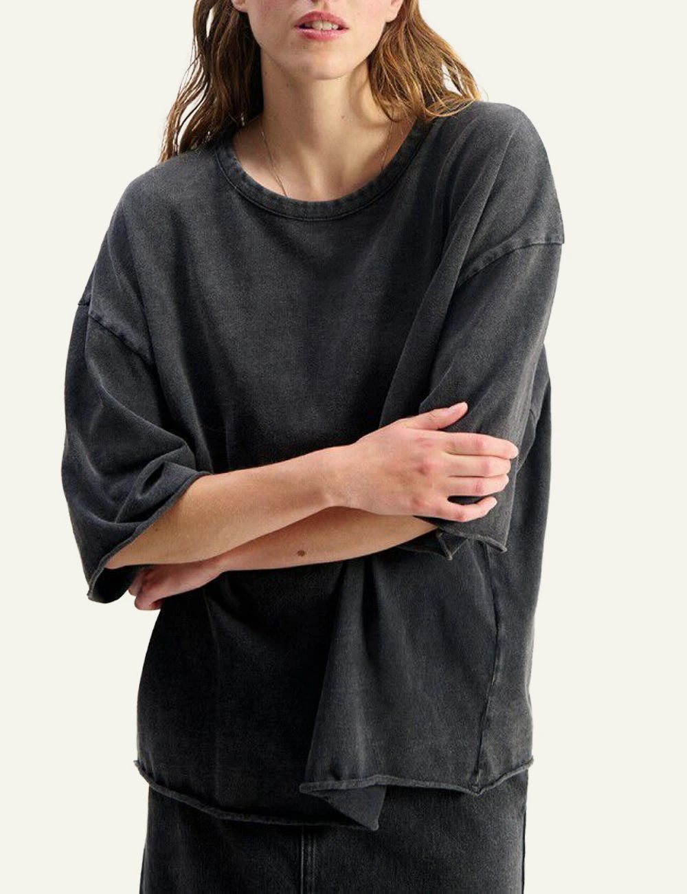 american vintage t-shirt washed dark grey oversized short sleeve front detail view