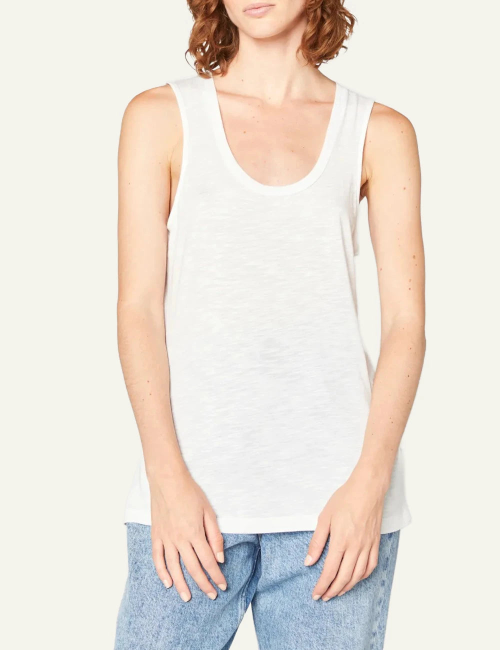 american vintage white tank top scoop neck sleeveless front detail