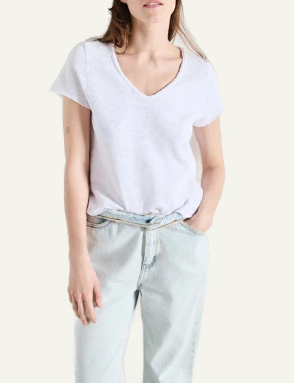 american vintage white v-neck t-shirt short sleeve front model view