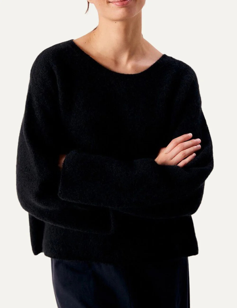 American Vintage women's black fluffy knit boxy jumper model