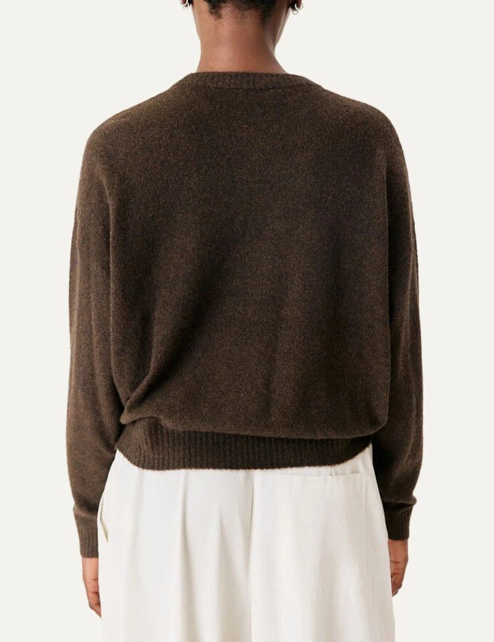 American Vintage women's dark brown melange soft knit sweater with round neck and bubble sleeves back