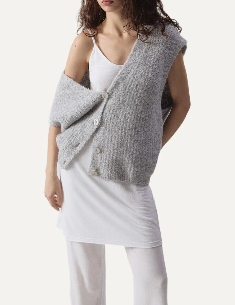American Vintage women's grey melange bouclé sleeveless cardigan model