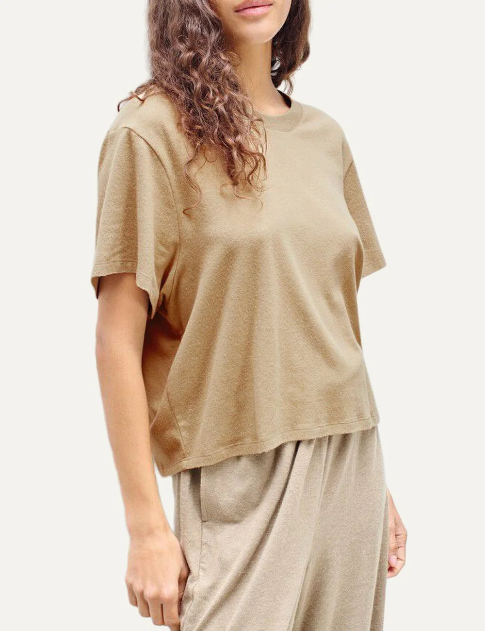 American Vintage women's heather beige short sleeve T-shirt with soft peach-skin finish side