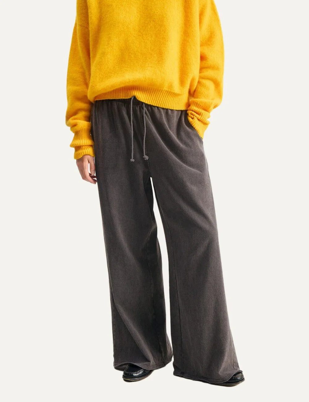 American Vintage women's vintage darkness cotton wide leg jogger pants with drawstring waist model
