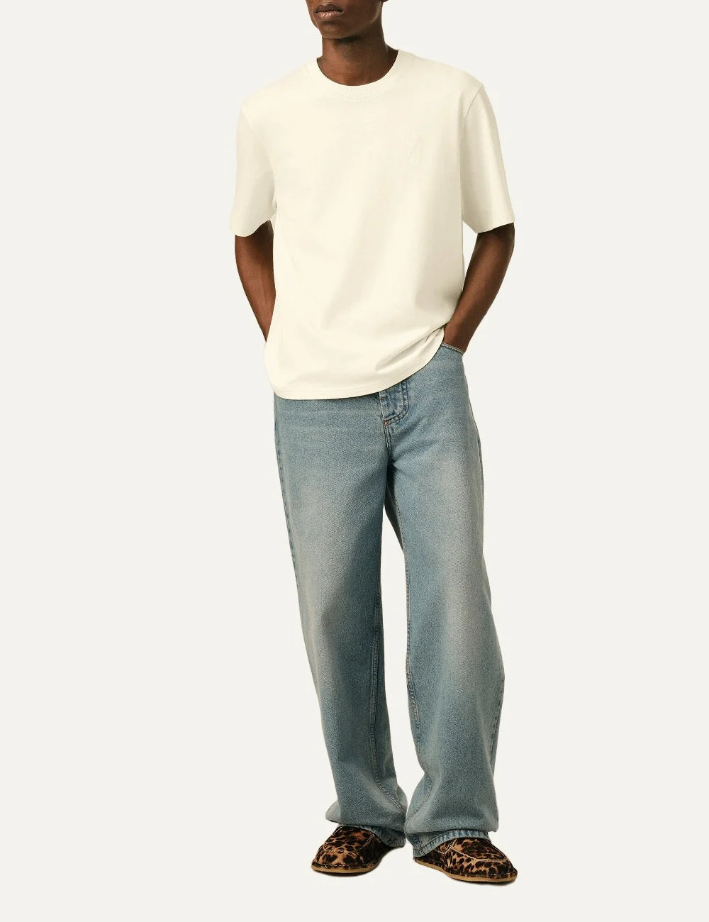 AMI Paris men ecru organic cotton T-shirt with tonal Ami de Coeur logo full body
