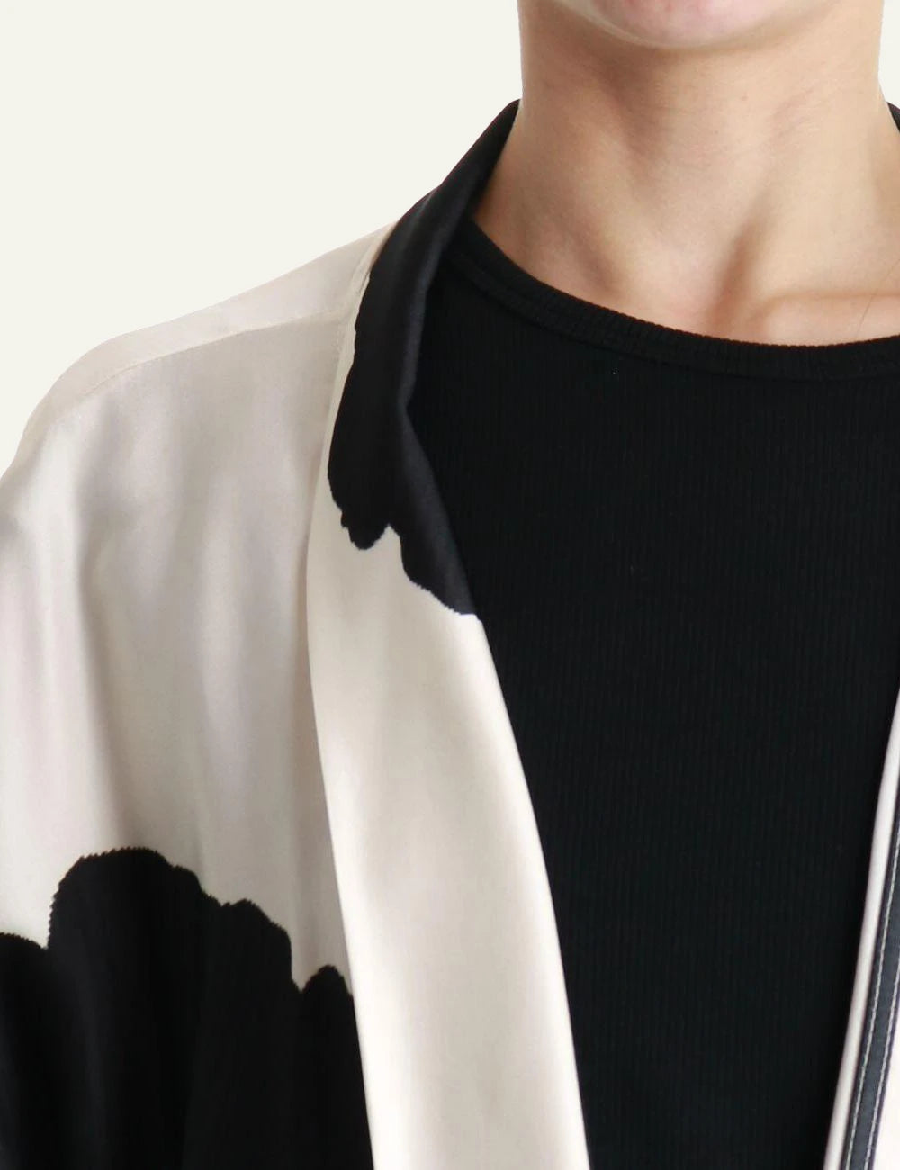Anonyme kimono black white patterned viscose tie front detail view
