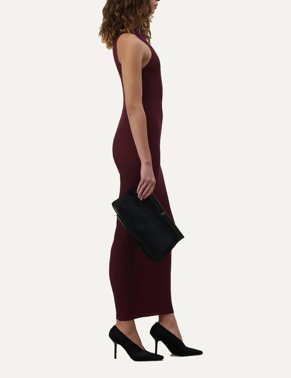 Armarium burgundy sleeveless ribbed knit dress with high mock neck and straight silhouette side