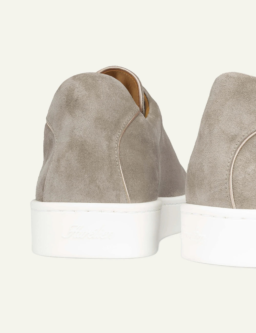Aurelien AUR3 suede sneaker light grey back detail view