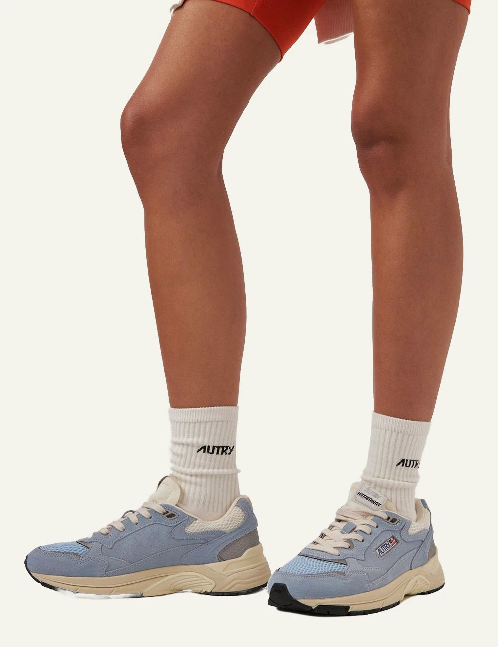 Autry Hyperway Low wom pearl fino silver clean lifestyle look