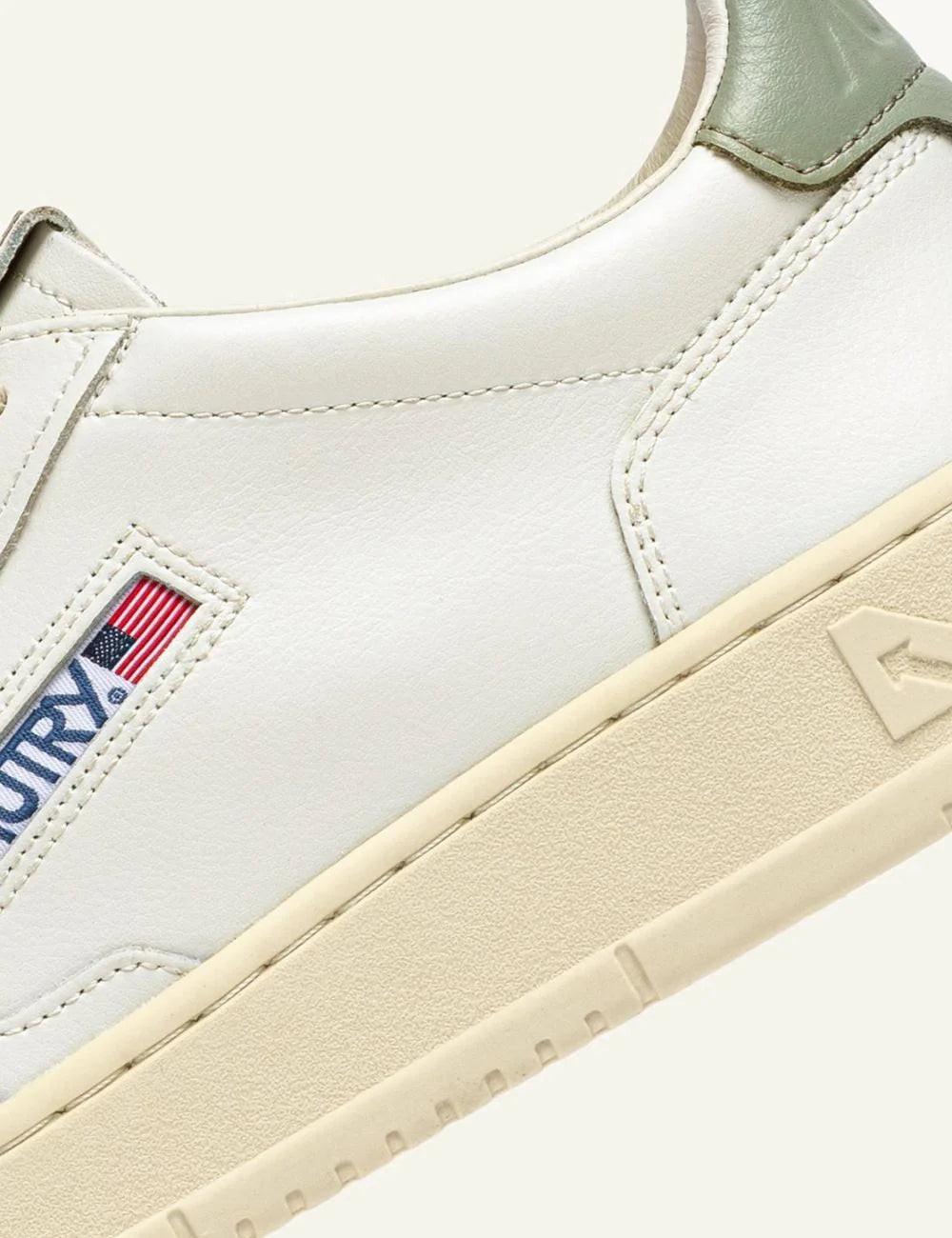 Autry Medalist low sneaker white leather sea green heel detail side angle