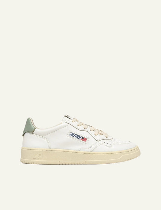 Autry Medalist low sneaker white leather sea green heel detail side view