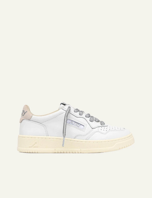 Autry Medalist low sneaker white leather silver lurex laces side view