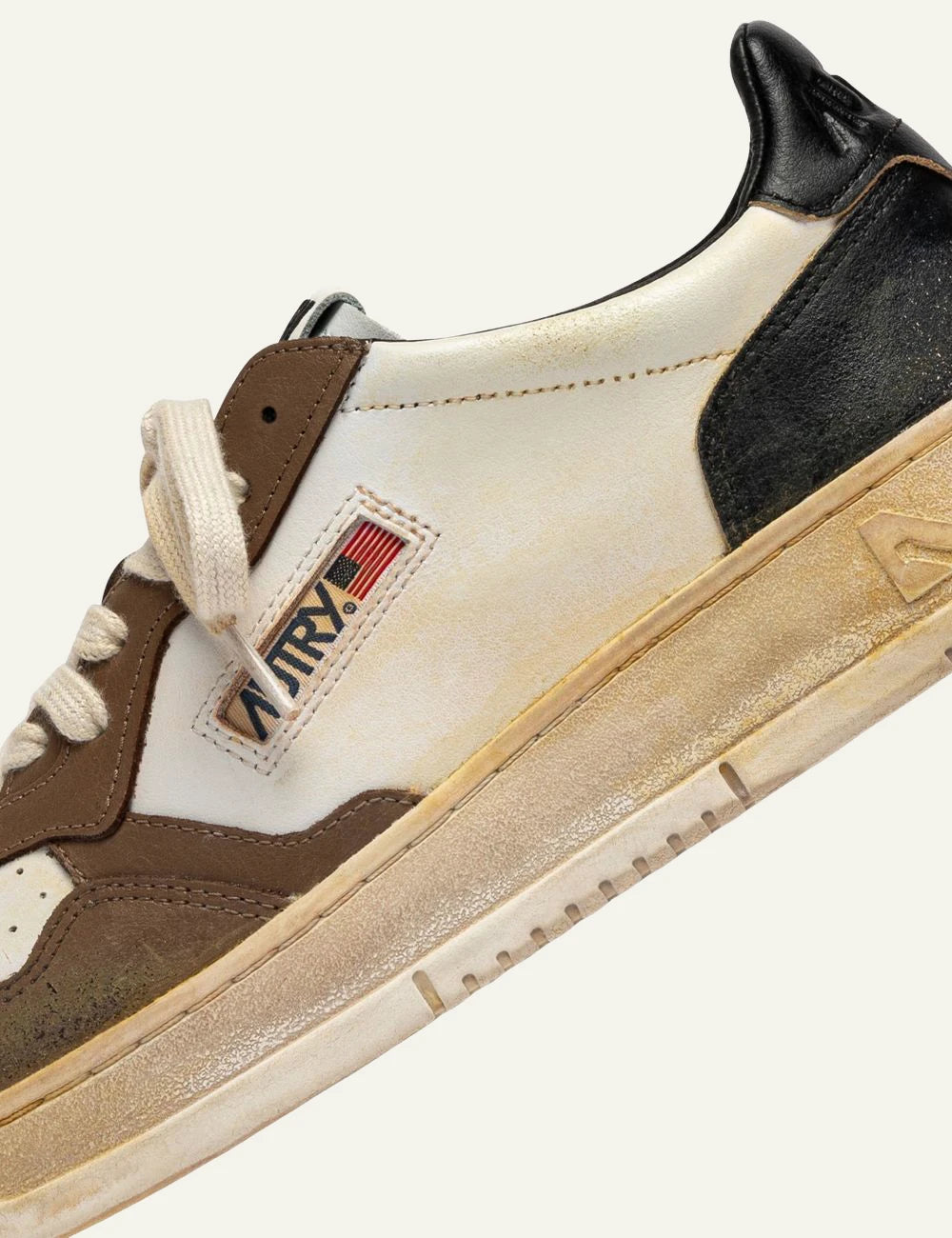 Autry men’s white leather sneakers with brown and black vintage details logo