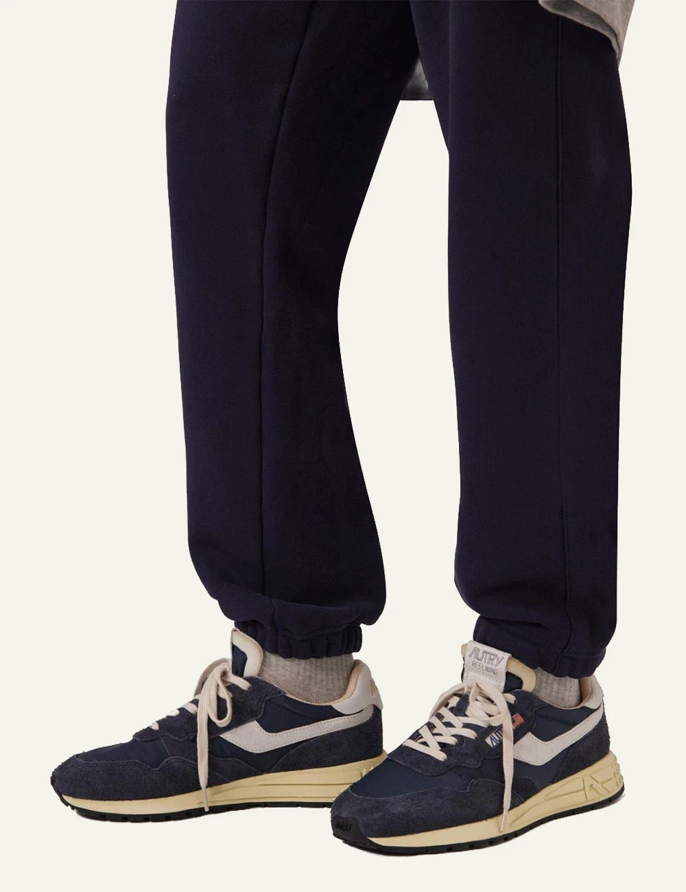 Autry Reelwind low sneaker navy blue suede nylon front model view