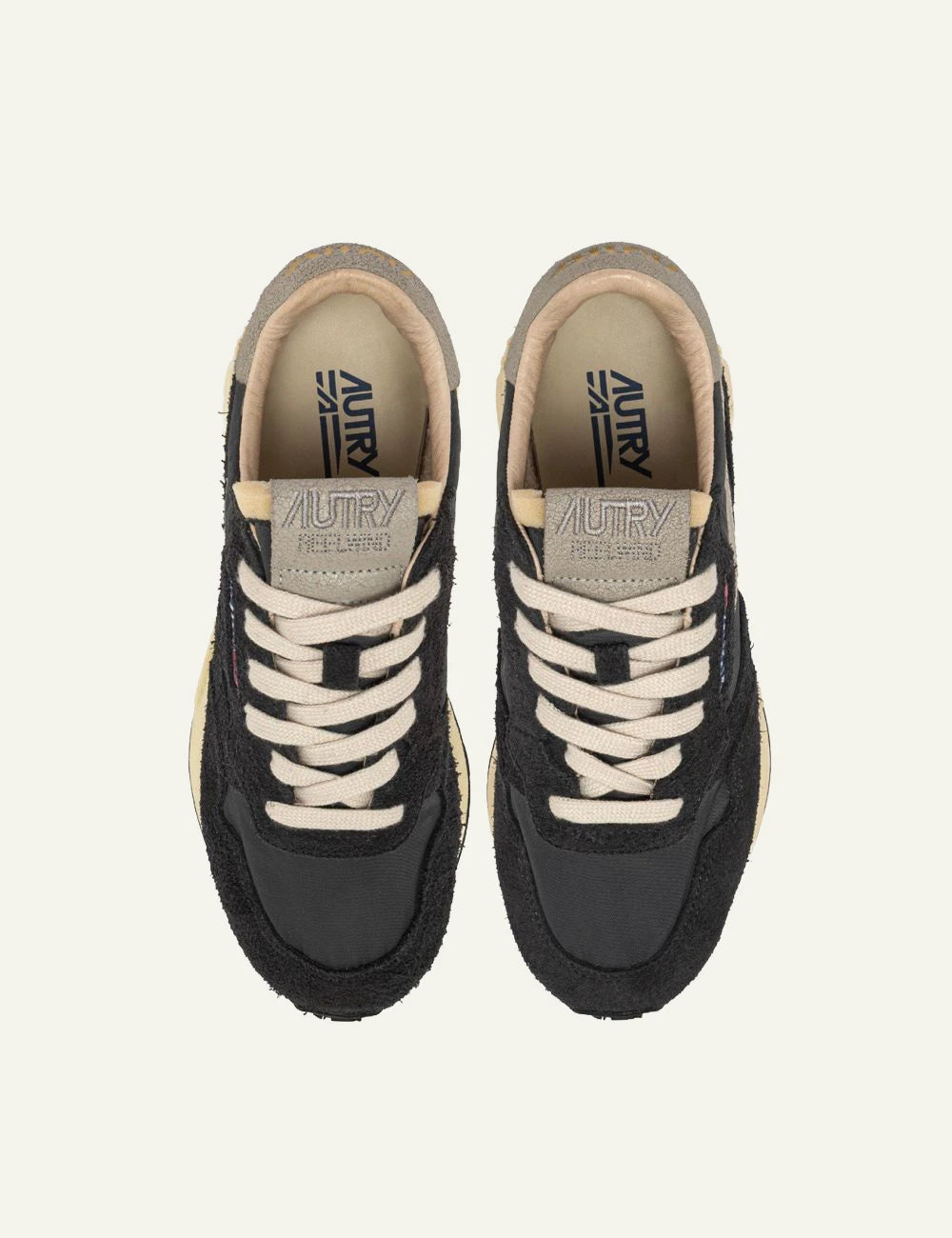 Autry Reelwind Low wom black top view laces