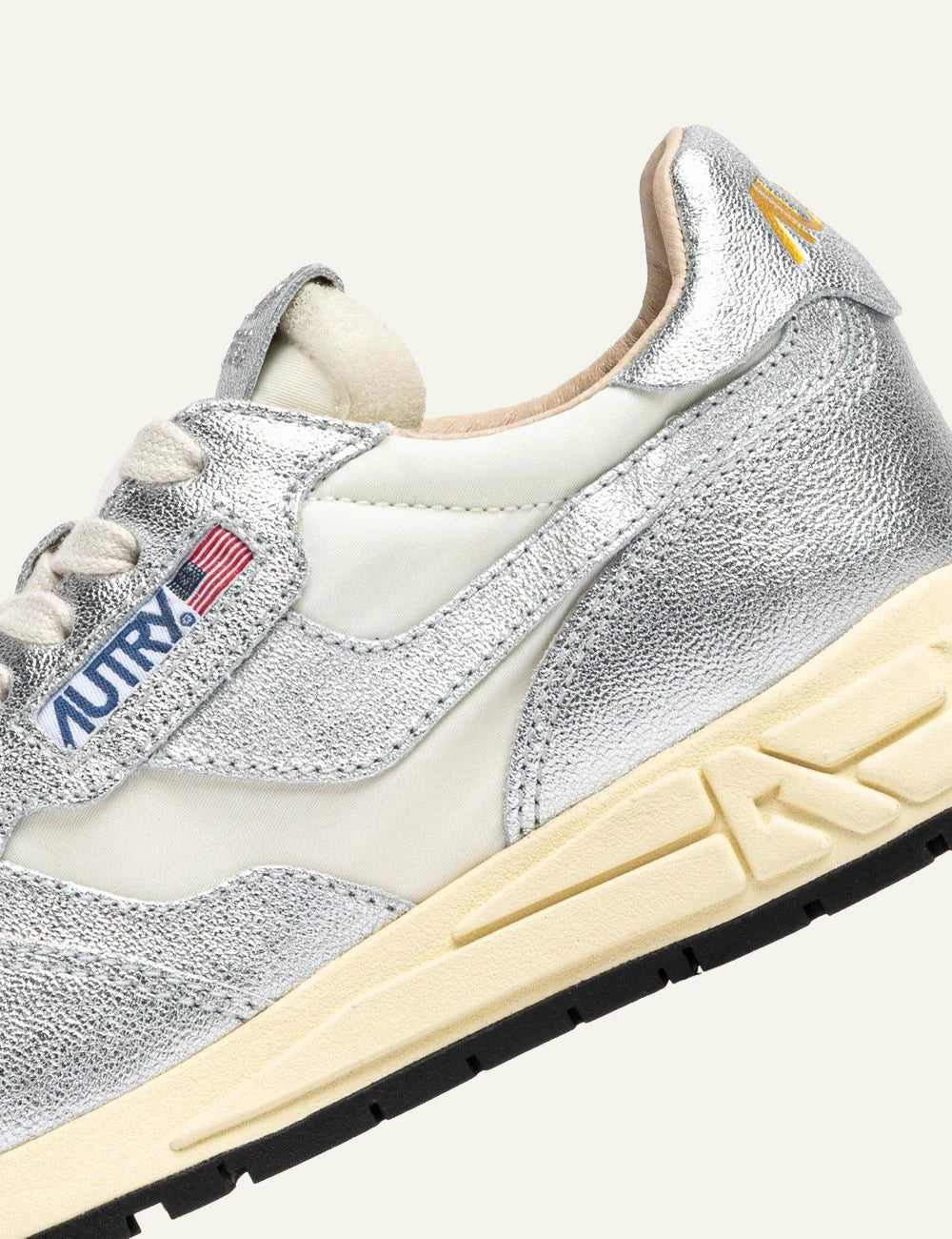 Autry Reelwind Low women sneakers white silver metallic logo detail