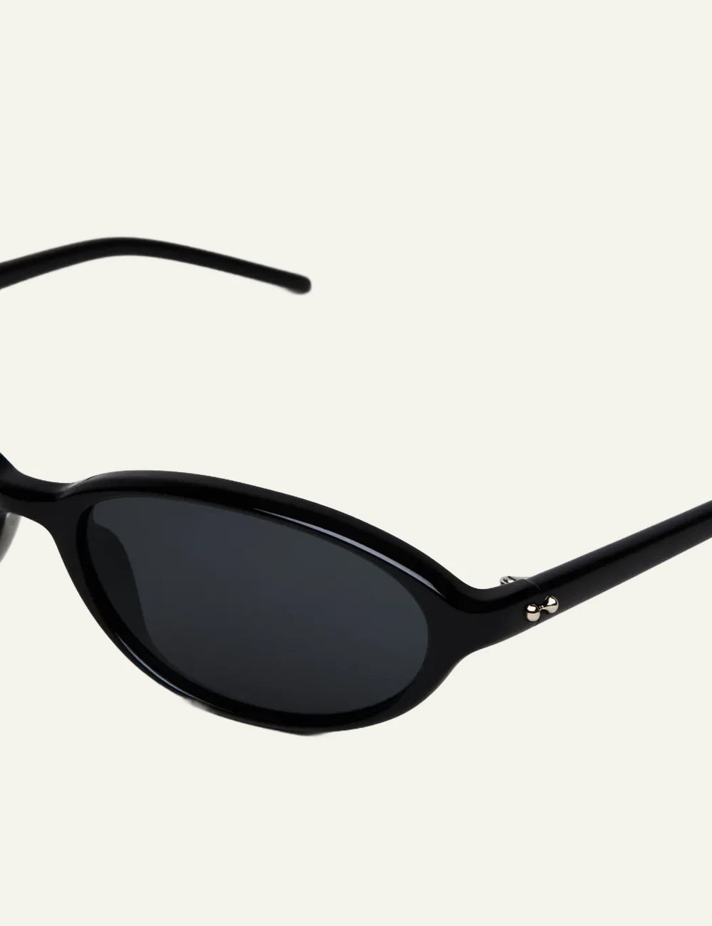 Chimi Oval Sunglasses Black Black Lens side View logo