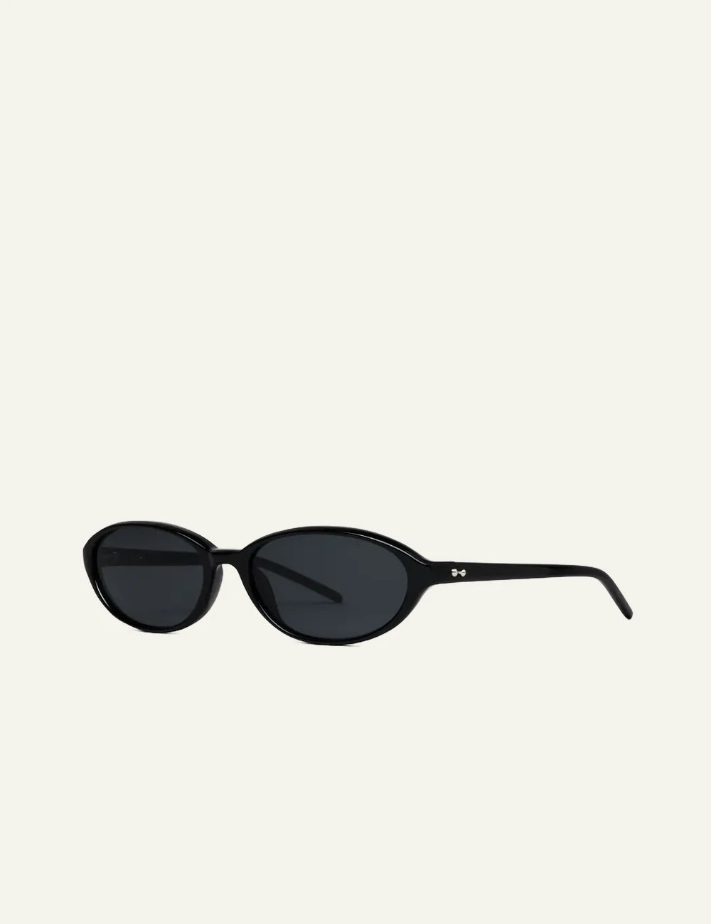 Chimi Oval Sunglasses Black Black Lens side View
