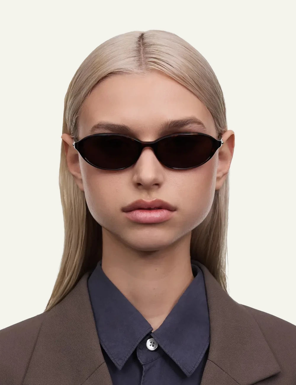 Chimi Rectangular Sunglasses Black Black Lens Front View model woman
