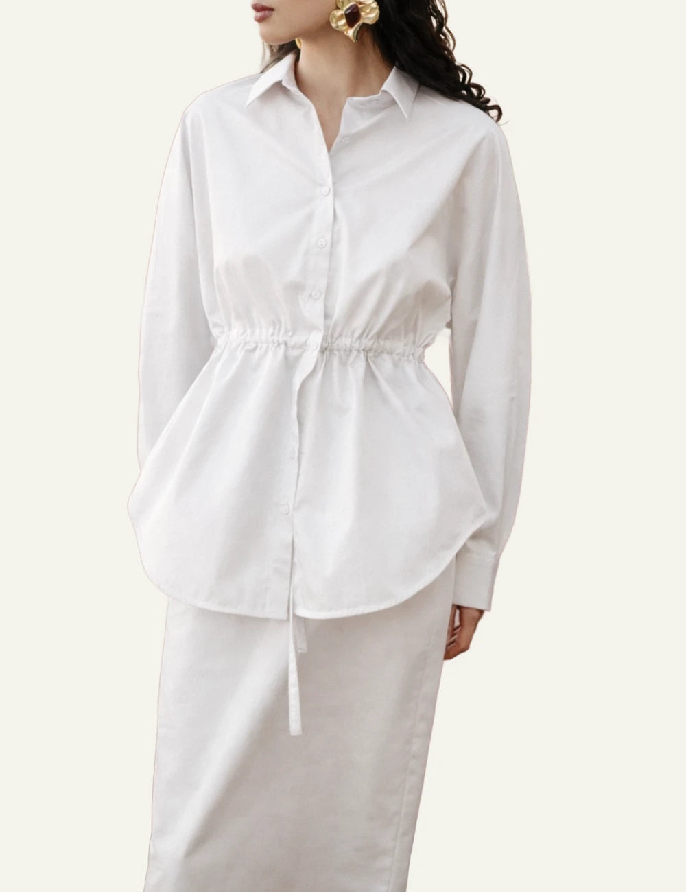 Devotion Twins blouse beige Geranium shirt collar V neck drawstring waist model outdoor front model view