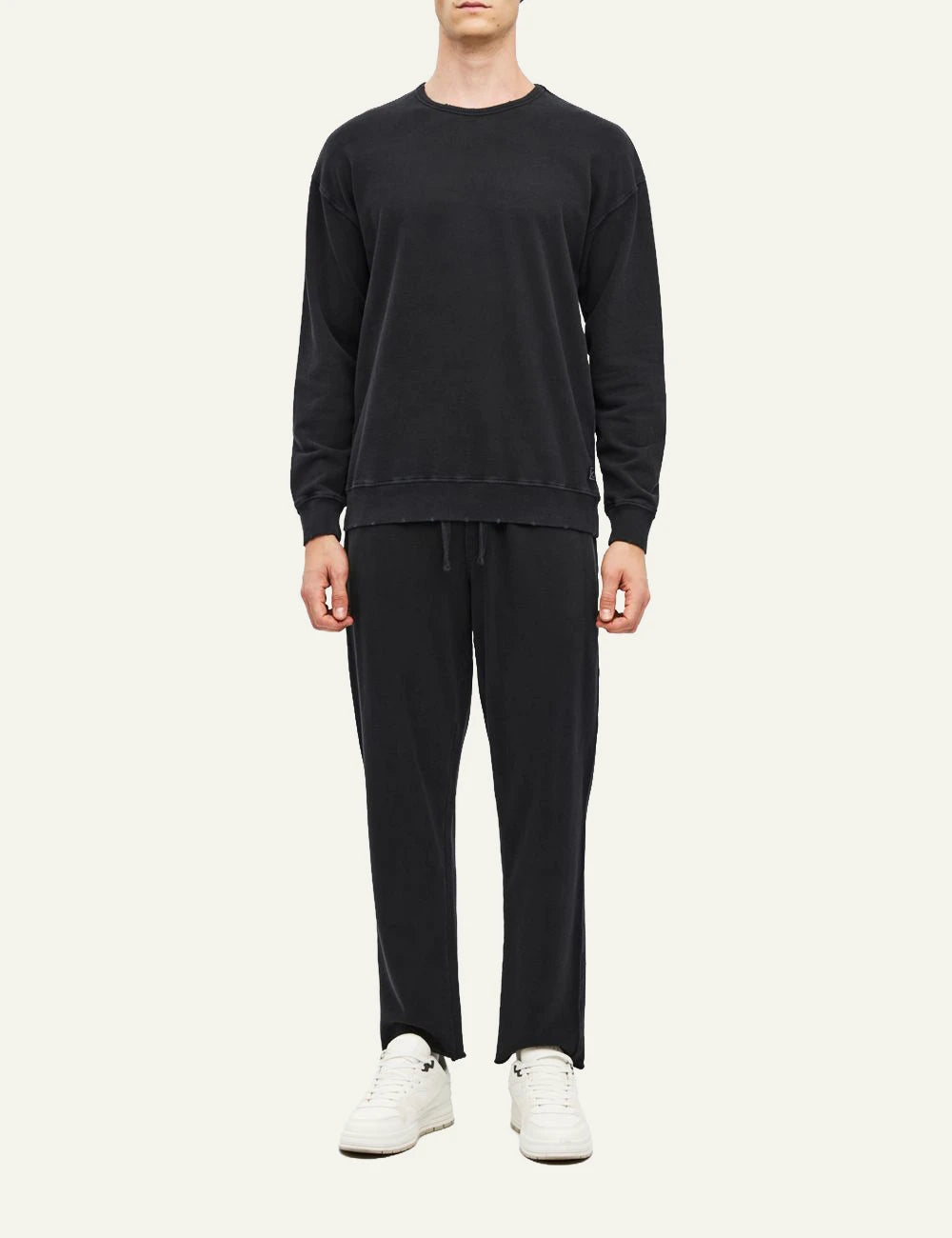 Men's Dirty Laundry black cotton crewneck sweatshirt with ribbed trims full body