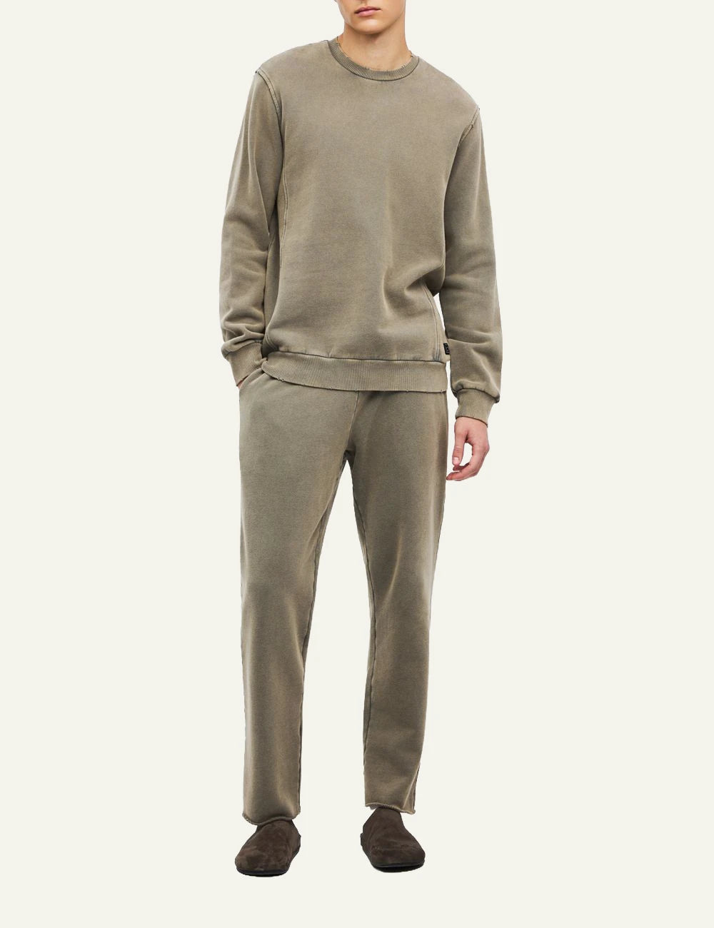 Men's Dirty Laundry grey beige cotton crewneck sweatshirt with raglan sleeves full body
