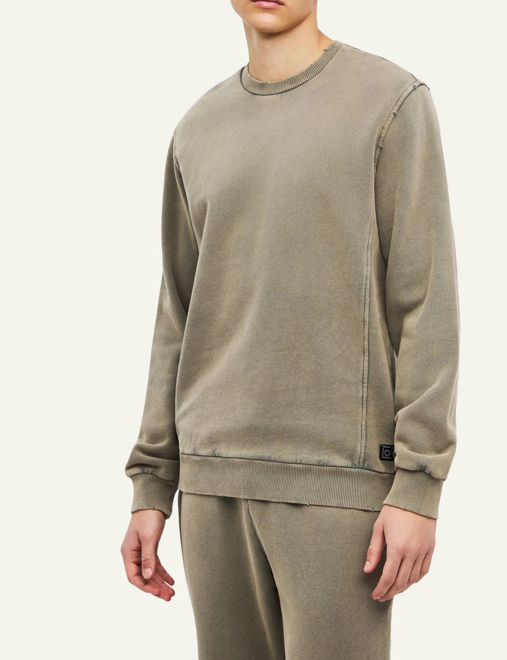 Men's Dirty Laundry grey beige cotton crewneck sweatshirt with raglan sleeves model