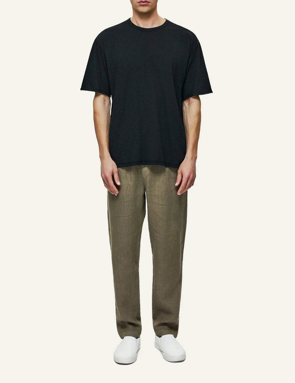 Dirty Laundry oversized t-shirt black front full  look