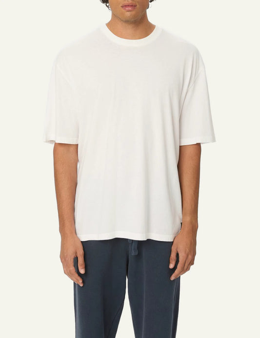 Dirty Laundry oversized t-shirt white front look