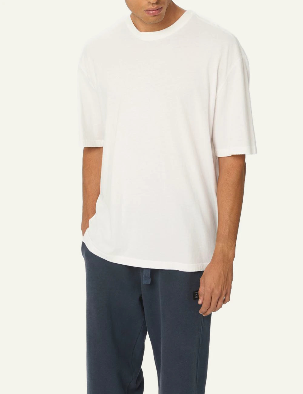 Dirty Laundry oversized t-shirt white side look