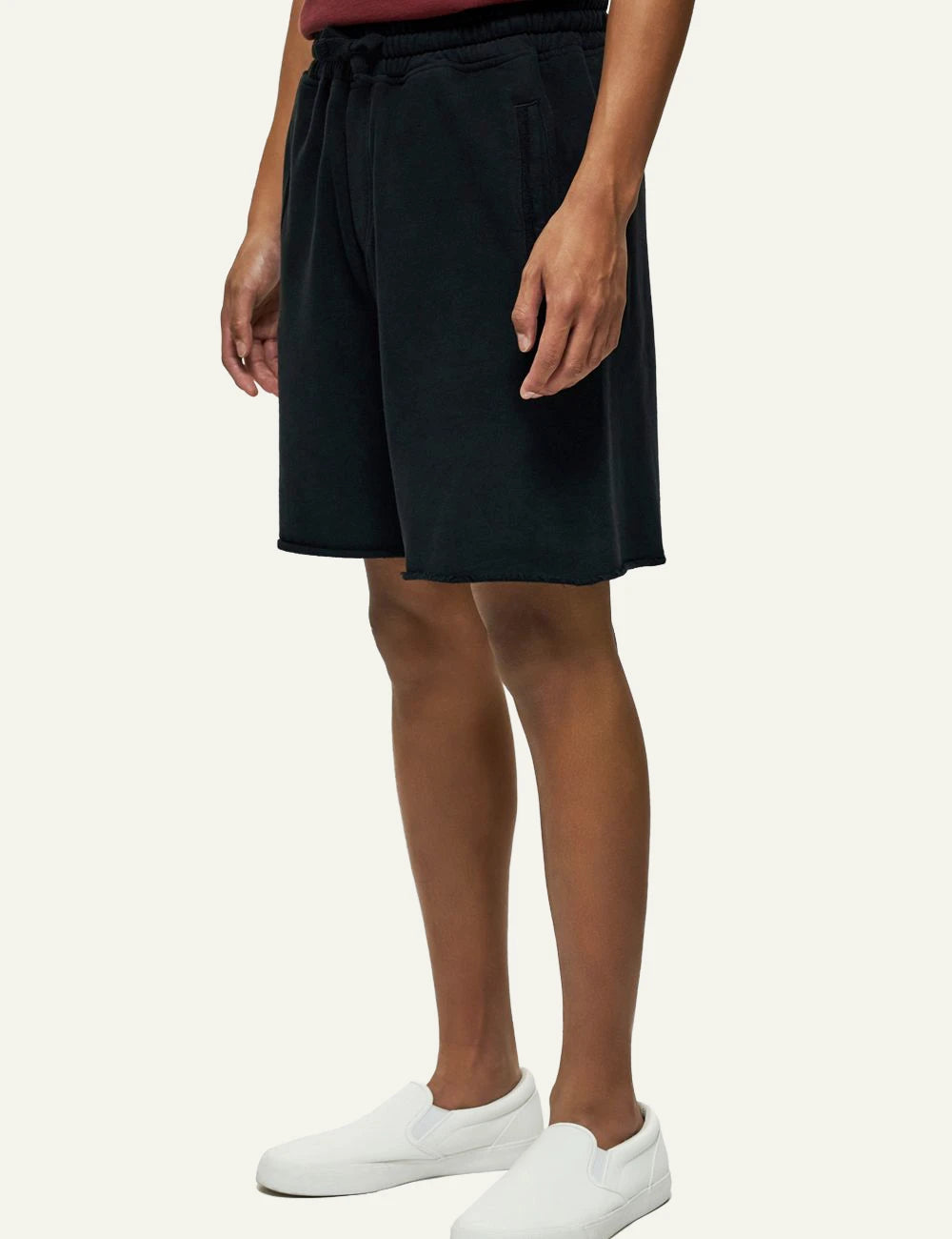 Dirty Laundry raw edges sweatbermuda black side look