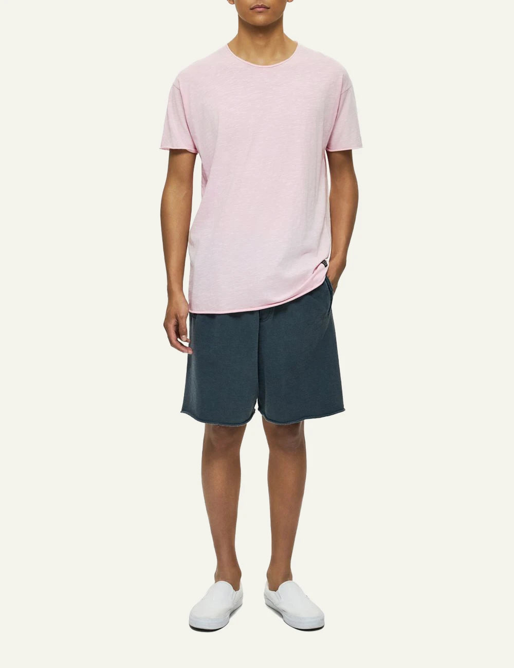 Dirty Laundry raw edges sweatbermuda blue full look