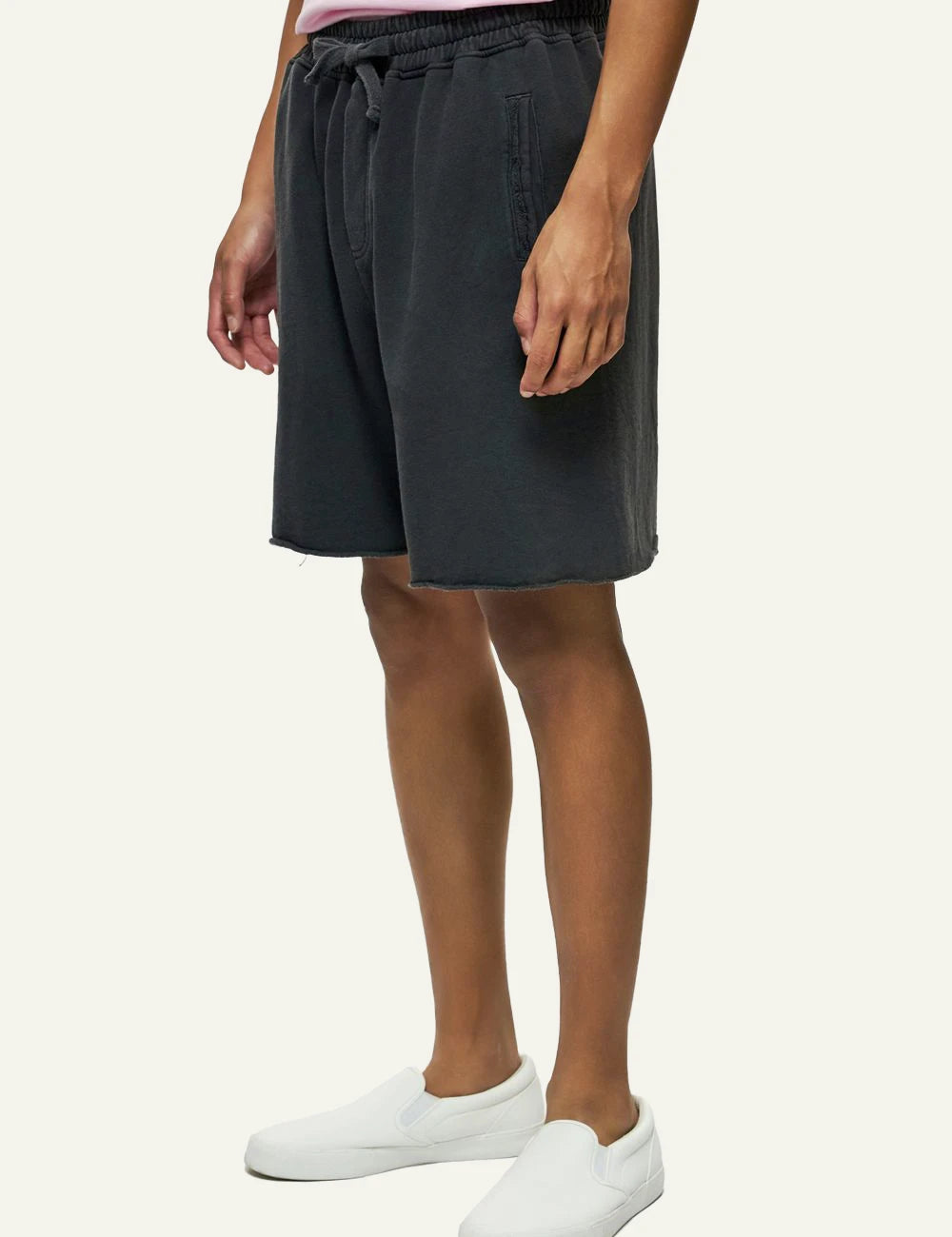 Dirty Laundry raw edges sweatbermuda vintage black side look