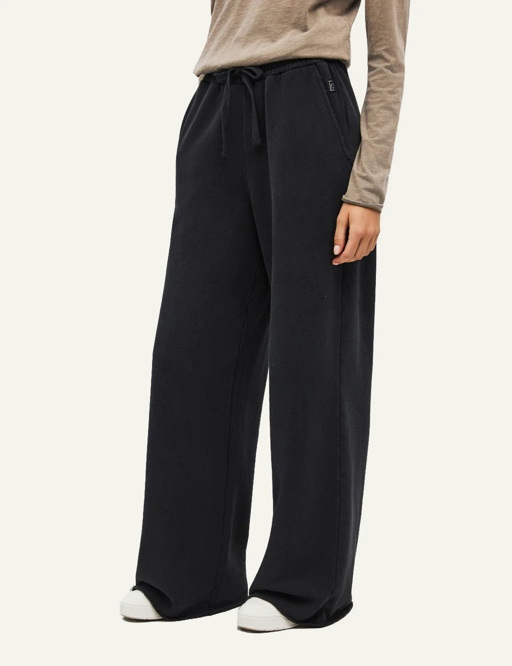 Women's Dirty Laundry black cotton wide leg sweatpants with raw-edge details side