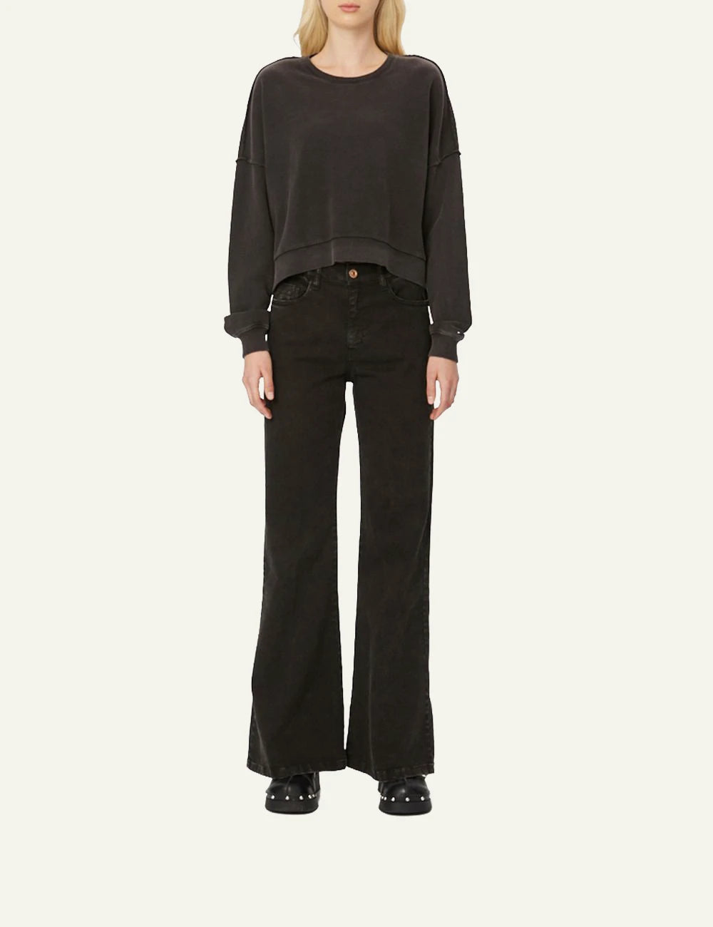 Women's Dirty Laundry faded black cotton sweatshirt with relaxed fit and asymmetric hem full body