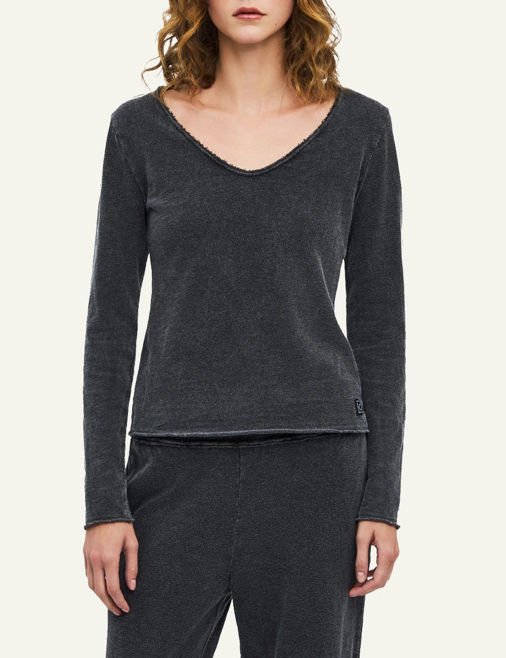 Women's Dirty Laundry faded charcoal cotton slub jersey V-neck long sleeve top